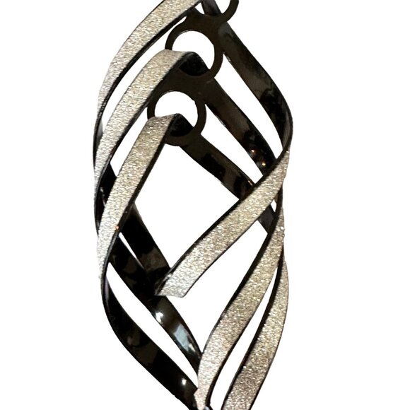 🌸3/$15🌸Long Dangling Silver and Black Spiral Intertwined Metal Earrings 3" - Picture 3 of 4